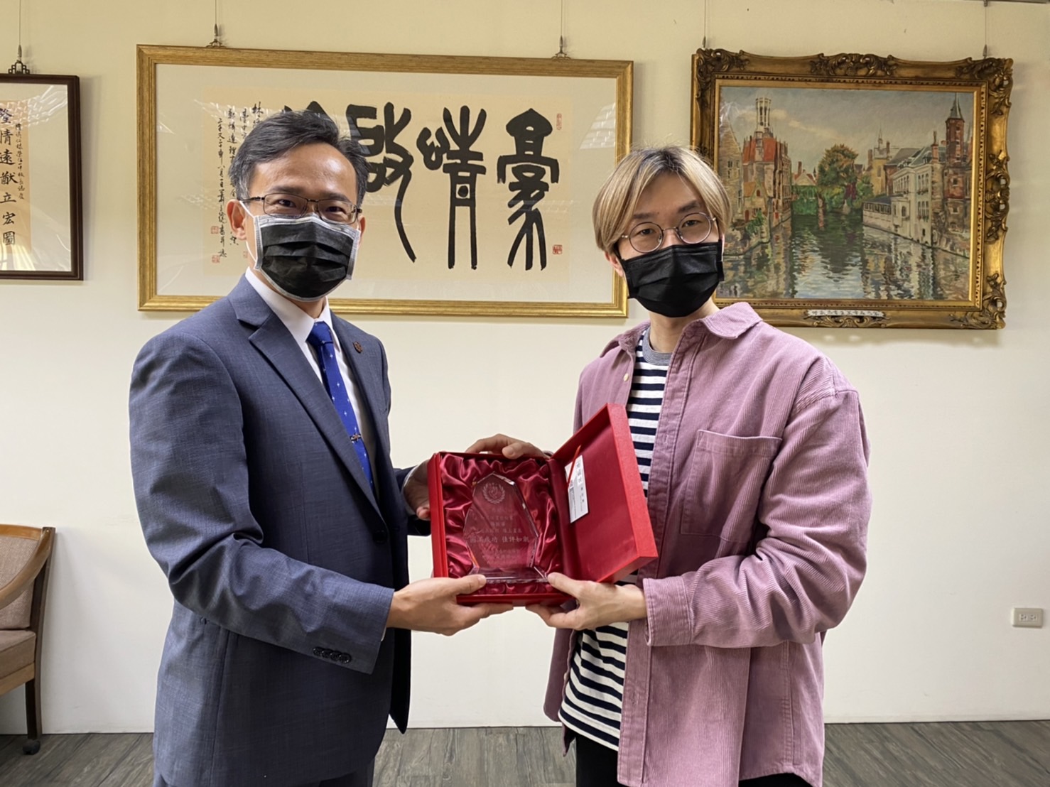 『漫遊在蹊徑』 楊振華線上畫展 圓滿成功 佳評如潮